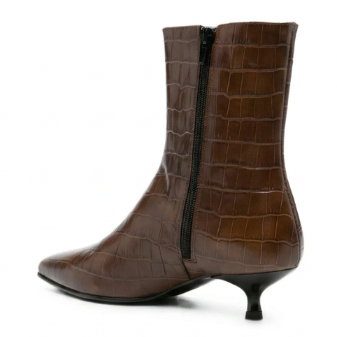 Footwear, generated angle